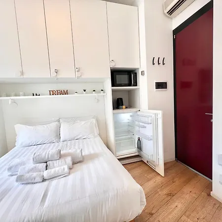 Apartment 5 Min Walk To Duomo Petite Loft!
