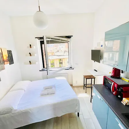 5 Min Walk To Duomo Petite Loft! * מילאנו