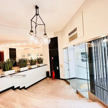 דירה 5 Min Walk To Duomo Petite Loft! *